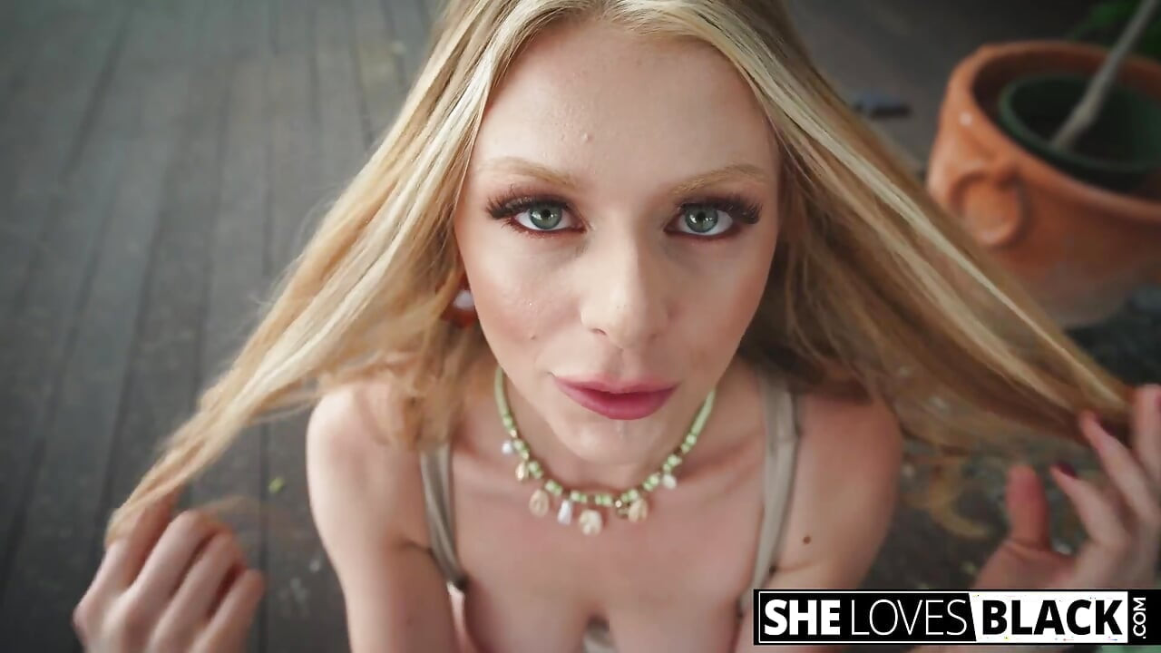Bonita cara Sahara Skye anseia por ser fodida por um bbc