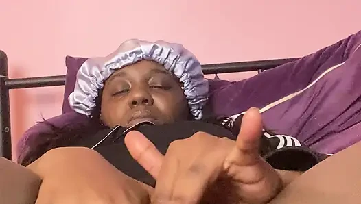 MEMEK HITAM GEMUK, BERAIR, SIMETRIS