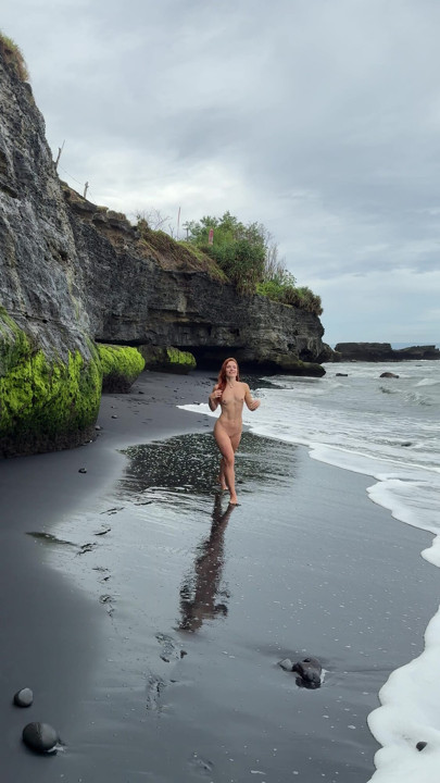 This sand feels so rough on my bare skin..