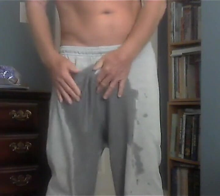 Pissing, Jacking off & Big Cumshot