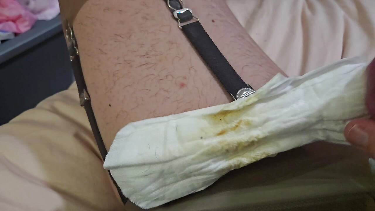 Dirty Smelly Maxi-pad Cum