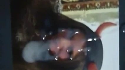 Cum üzerinde sıcak kız