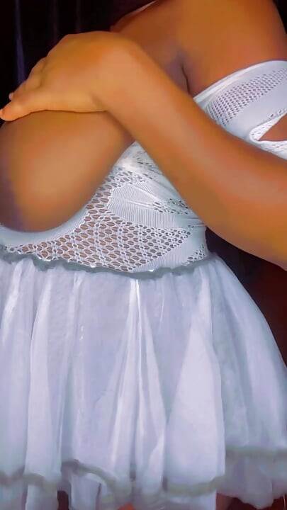 Seksi cureća pička trudne dame