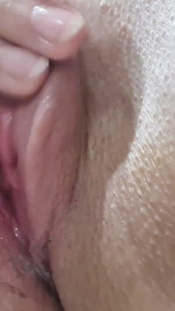 जबड़े छोड़ने का पल "हॉट चरमसुख की एक रात" से