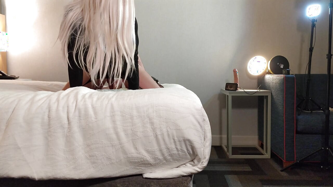Femboy u čistoti izjeban