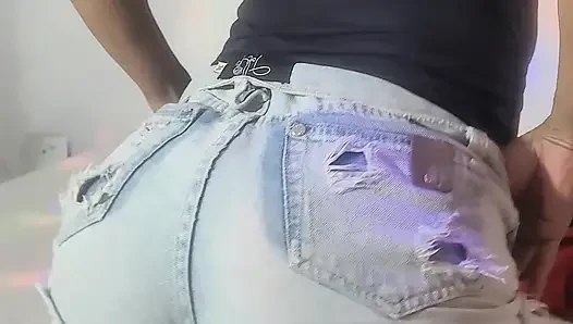 Mature Woman Shows off Her Sculpted Body