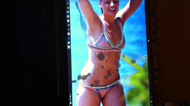 Margot Robbie Cum Tribute