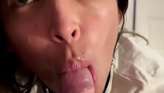 Ayaklarıma boşalıyor ayakla mastürbasyon