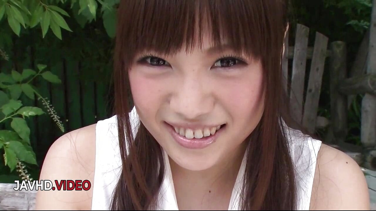 Açık havada Japon baştan çıkarıcı amatör genç kız yaramaz ve vahşi genç kız olurken mastürbasyon yapıyor