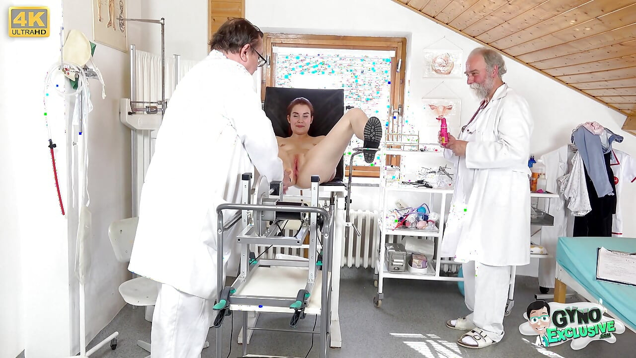 Cute Teen Redhead Kaira Love Orgasming in Gyno Chair