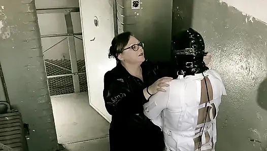 Dominatrix sahibe April - hücre 45 Nisan hapishanesi - bölüm 3