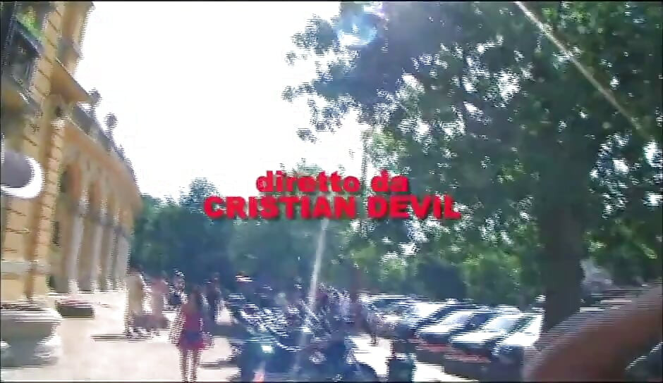 Блондинка с большими сиськами обожает большой пенис в киске