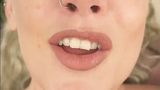 Giantess Sets a Tiny Trap