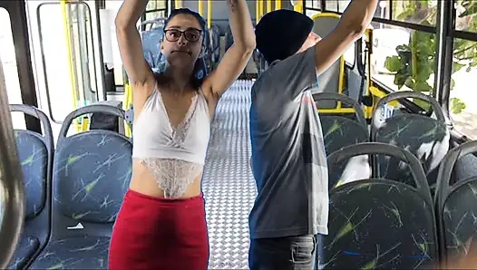 Студентку Нащупывают В Городском Автобусе