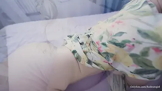 Ich schlich mich in das zimmer meiner stiefschwester, mit dem Wissen, dass sie mich nie verweigern würde, und habe sie hart gefickt!