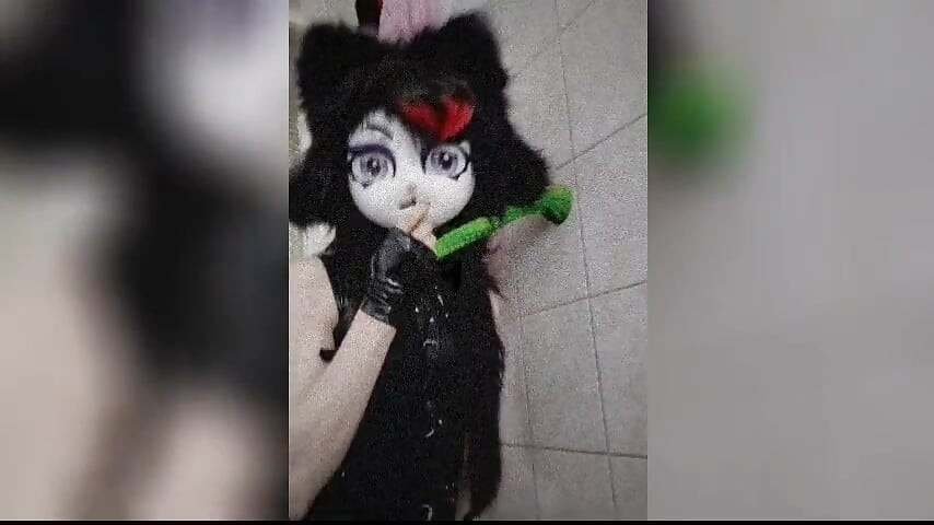 Encore un monstre dans ma salle de bain avec La Poilue Kigurumi Nyra