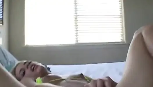 Pantat dan memek cewek jalang ini lagi ngentot kontol raksasa (film lengkap)