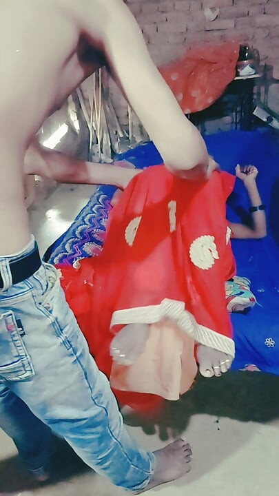 Desi hot Jawan stepsis Khush ho gyi khda lund Dekh kar in Hindi audio gaw ki chudai