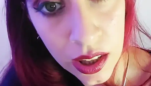 Shyyfxx doyumsuz baldızın sıkı taytı ve büyük götüyle seni baştan çıkarıyor!