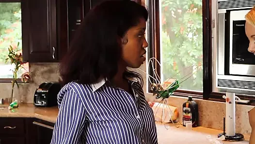 Aaliyah love dan lotus lain si lesbian rambut cokelat