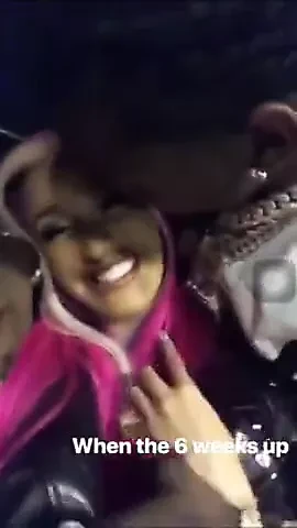 Cardi b被她的男友指交