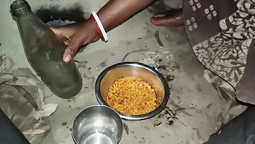 Desi hot bhabhi ke sath Daru Piya