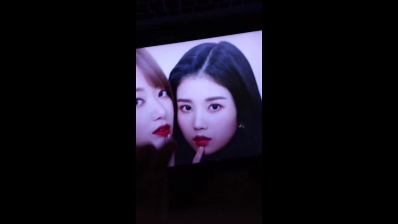 Izone - sakura és eunbi - cum tribute 1