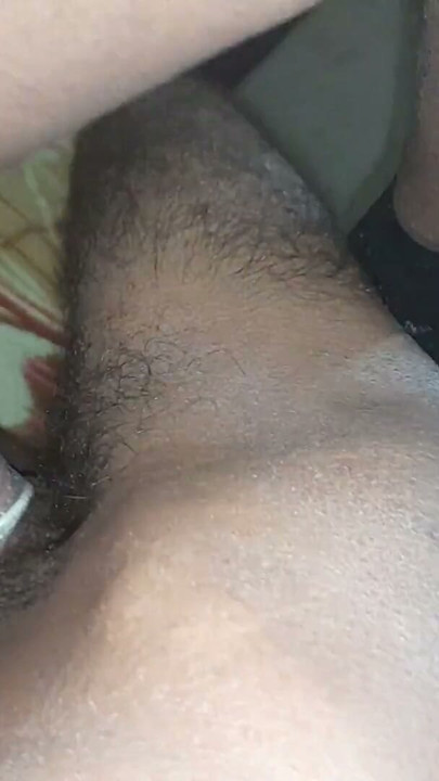 أخرجت زوجة أخت القضيب من الملابس الداخلية وأدخلته في ملابسها. | مقطع 1
