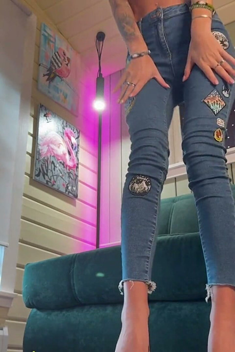 Sandy i sexede jeans. Hemmelig optegnelse over varm onani
