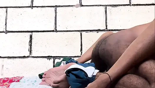 Hintli bakire köylü kız sıkı amcık açık havada xxx video, hintli köylü ateşli kız seks