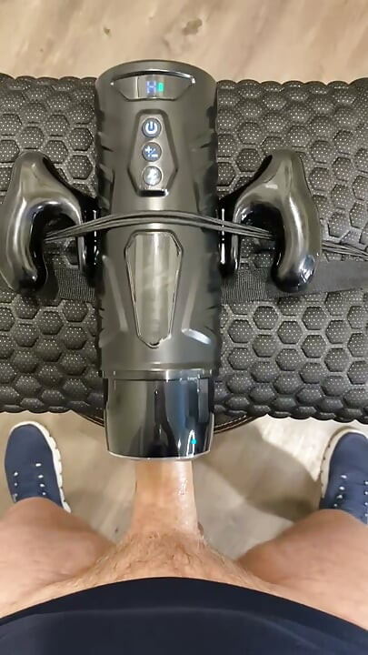 Velká stroker hračka mě udělá čtyřikrát! POV Demo