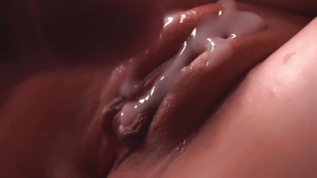 My Wife Warmed up Her Pussy Before Sex, I Filled It with Cum