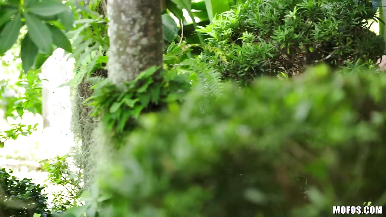Share My BF - Kimber Lee Seduces Mandy & David for an Epic Backyard Gardener 3some