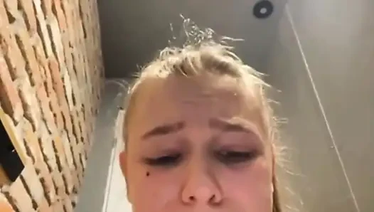 Public masturbating in the gym with jucielussie