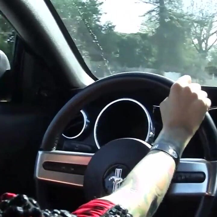 Helly Helfire:「私の中にデカチン!