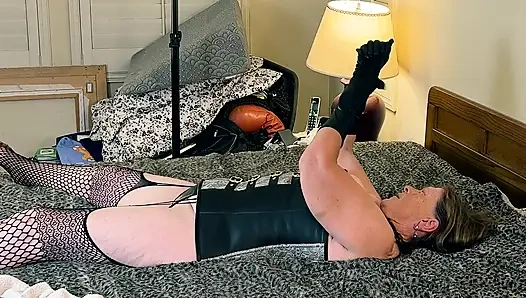 Granny Carmen Elegantly Gloved, Befucked & Creampied Mature 9825CAMS125