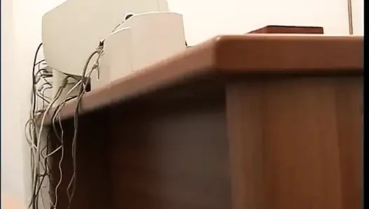 Горячая милфа сосет член и готовится, что ее шпилят сзади!