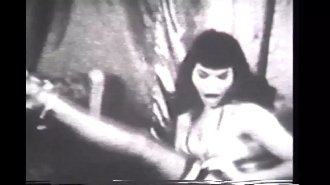 BETTY PAGE被揭秘 - 完整老式电影