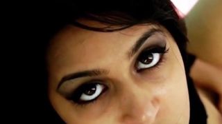Heißes indisches Mädchen von ihrem Liebhaber verführerisch gefickt