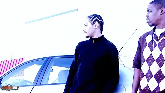 İnanılmaz zenci hatun Mahlia Milian büyük siyah yarakla sert sikiliyor