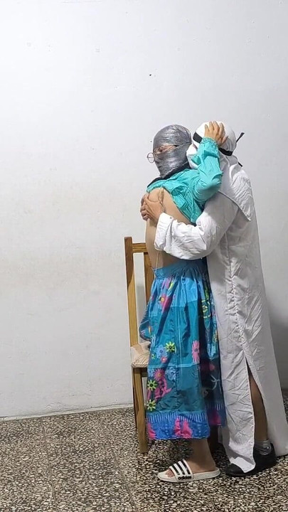 Detik menakjubkan dari "Paderi memberikan kami rahmat dan kami berkongkek di dalam rumah! Kita semua diberkati oleh Tuhan yang besar,"
