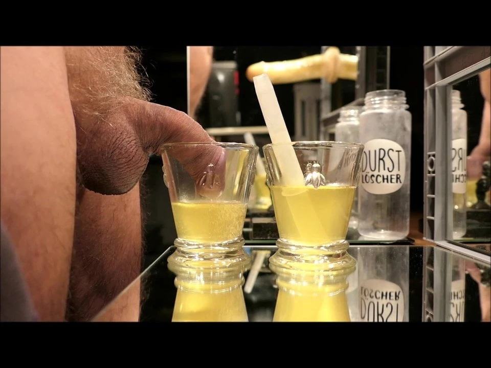 Cumpagne-飲尿2