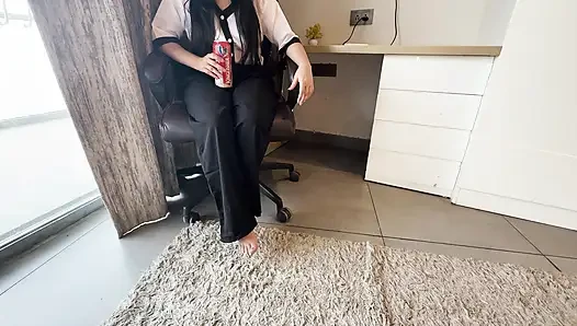 Employee Ko Beer Pila Ke Uske Sath Hardcore Chudai Ki