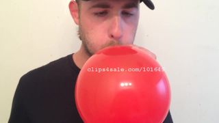 Balloon fetish - Luke Rim acri che soffia palloncini