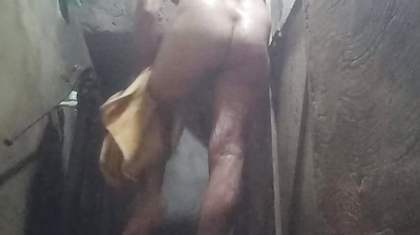 Seksi guzica pod tušem, seksi guzica kurca