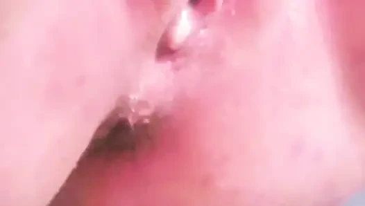 Musclemommy sabahları sikişiyor ve tekrar azgın fışkırtıyor