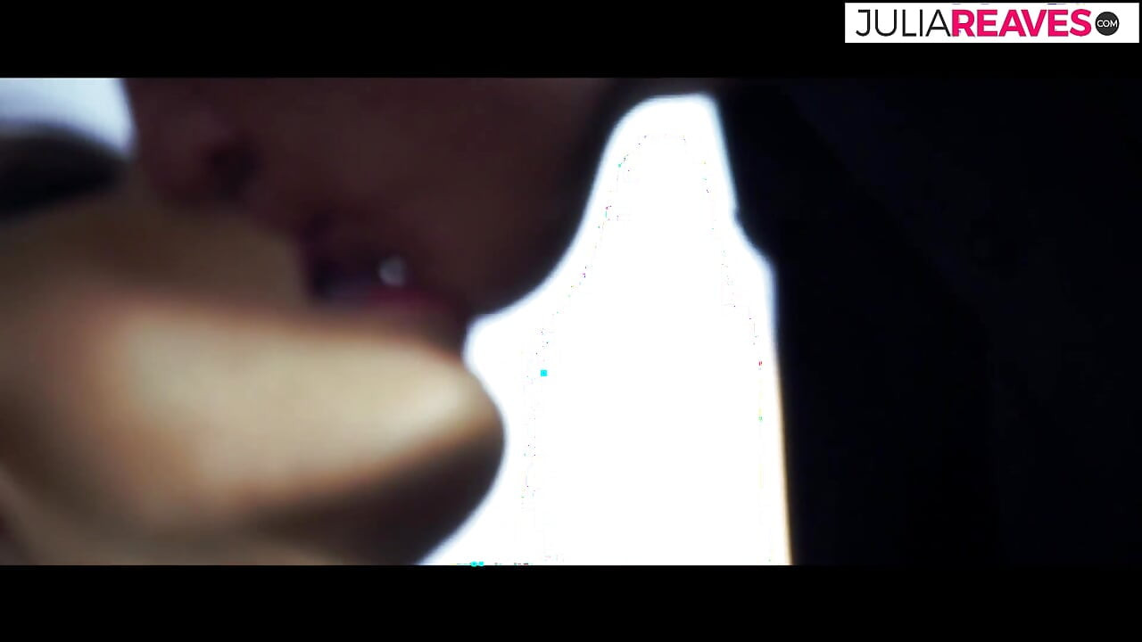 Huge Cock Slides Into Wet Cunt