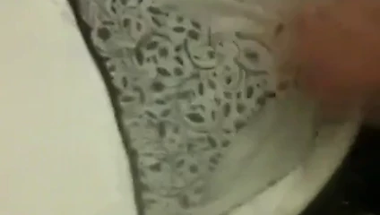 Çamaşır yıkamak ve komşu bayan külotunu bulmak