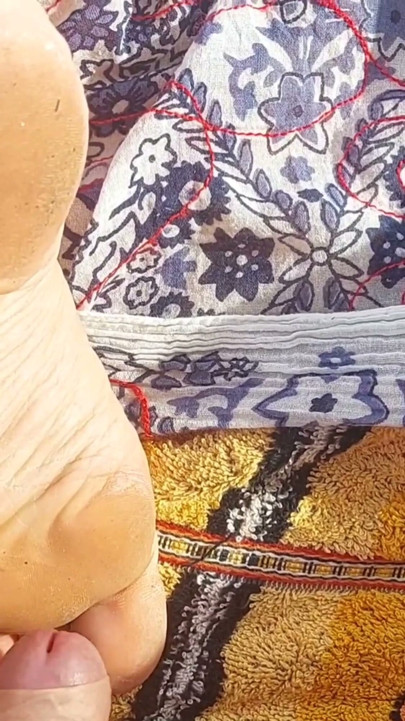 เซเลน่าโพสท่าเปลือยกายกลางแจ้ง | คลิป 2