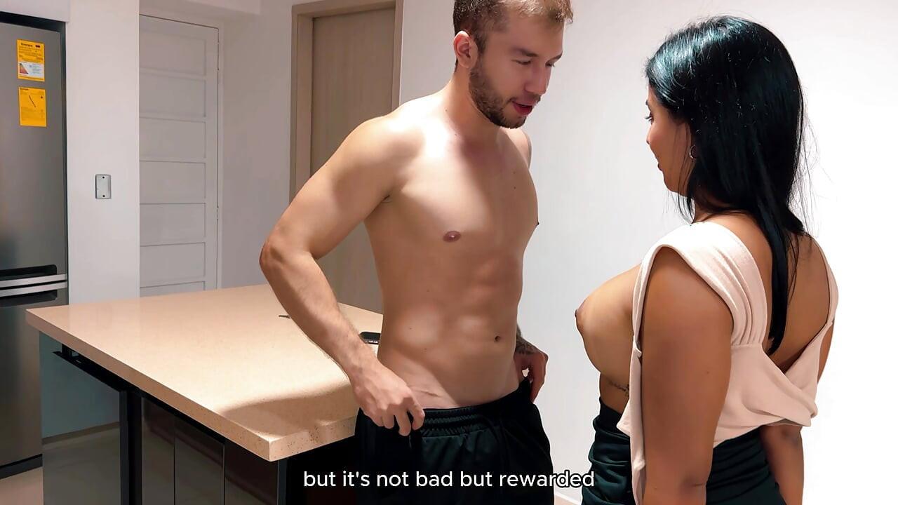 Big Ass Latina Seduces and Gets Fucked by Muscular Man in Her New House